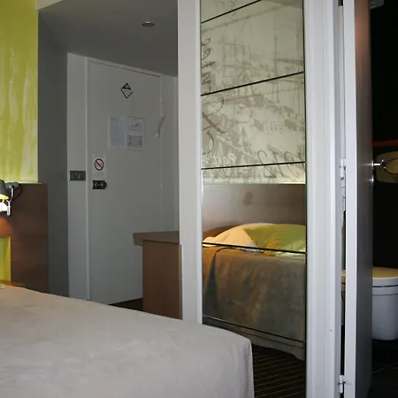 Billie - Reopening Summer 2024 3*