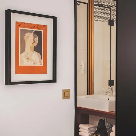 Billie - Reopening Summer 2024 3*