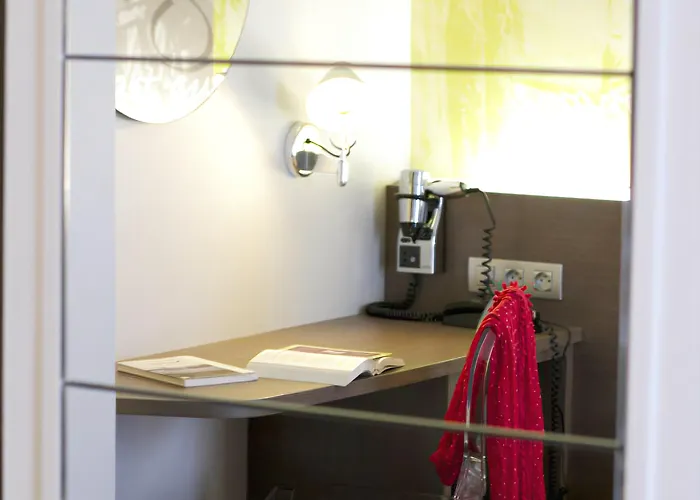 Billie - Reopening Summer 2024